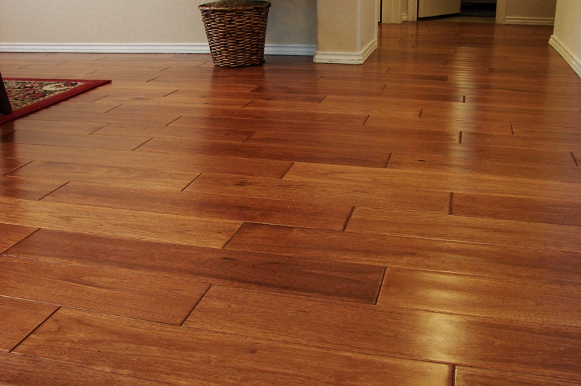 Solid Wood Flooring Vs Laminate Flooring