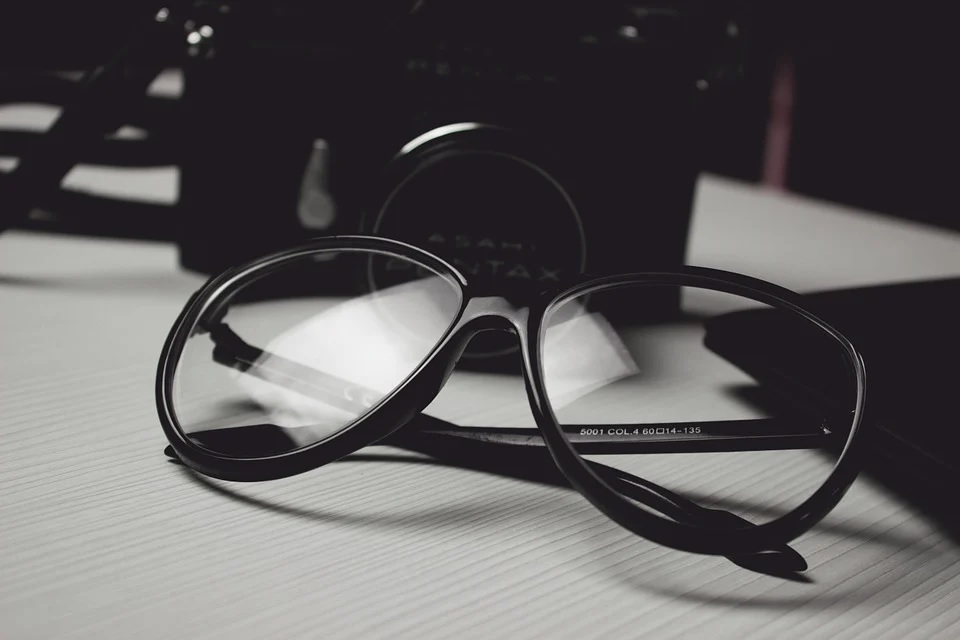 How are photochromic glasses benefitting eye health? 